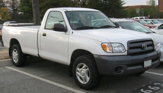  Tundra I Regular Cab (フェイスリフト 2002) 2002-2006