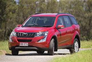  XUV500 (フェイスリフト 2018)  2018